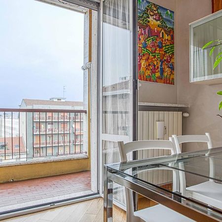 Joivy Vibrant Flat With Balcony Apartment Milan Bagian luar foto