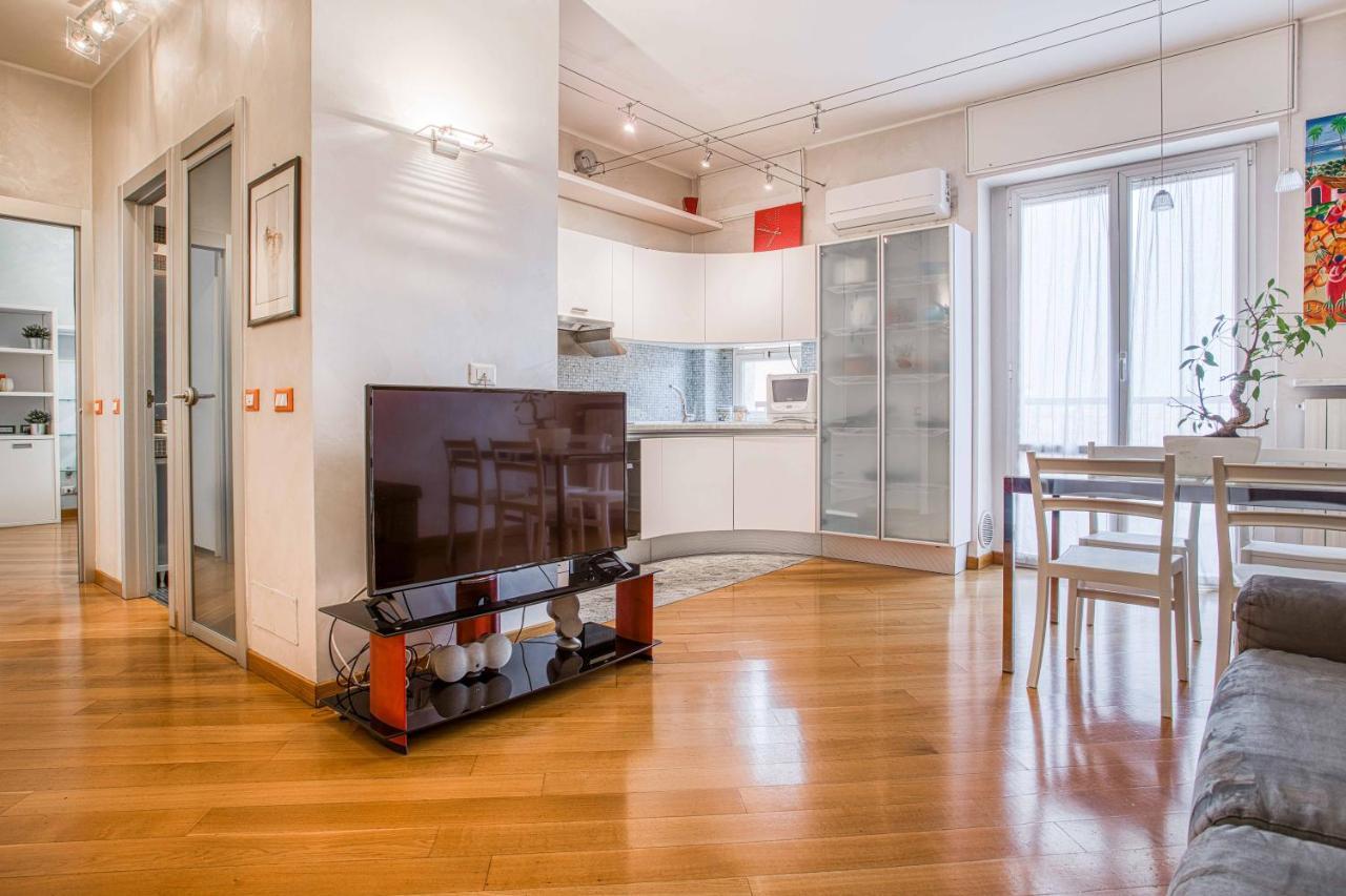 Joivy Vibrant Flat With Balcony Apartment Milan Bagian luar foto